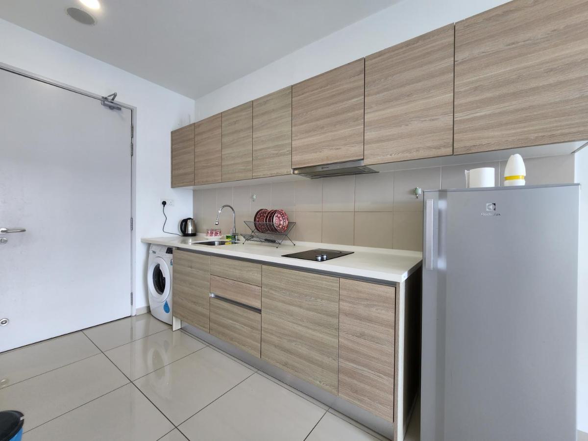 Lavender Suite # Shah Alam I-City Block B Homestay # 2R1B #Free Wifi & Parking ภายนอก รูปภาพ