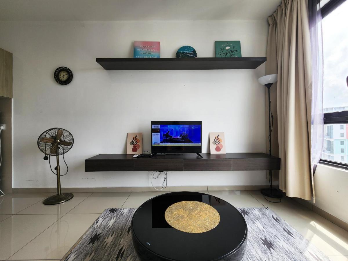 Lavender Suite # Shah Alam I-City Block B Homestay # 2R1B #Free Wifi & Parking ภายนอก รูปภาพ